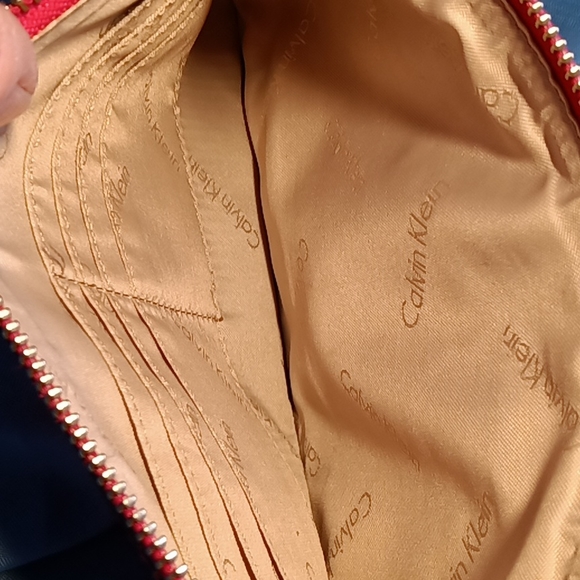 CALVIN KLEIN WRISTLET BAG - Picture 6 of 7